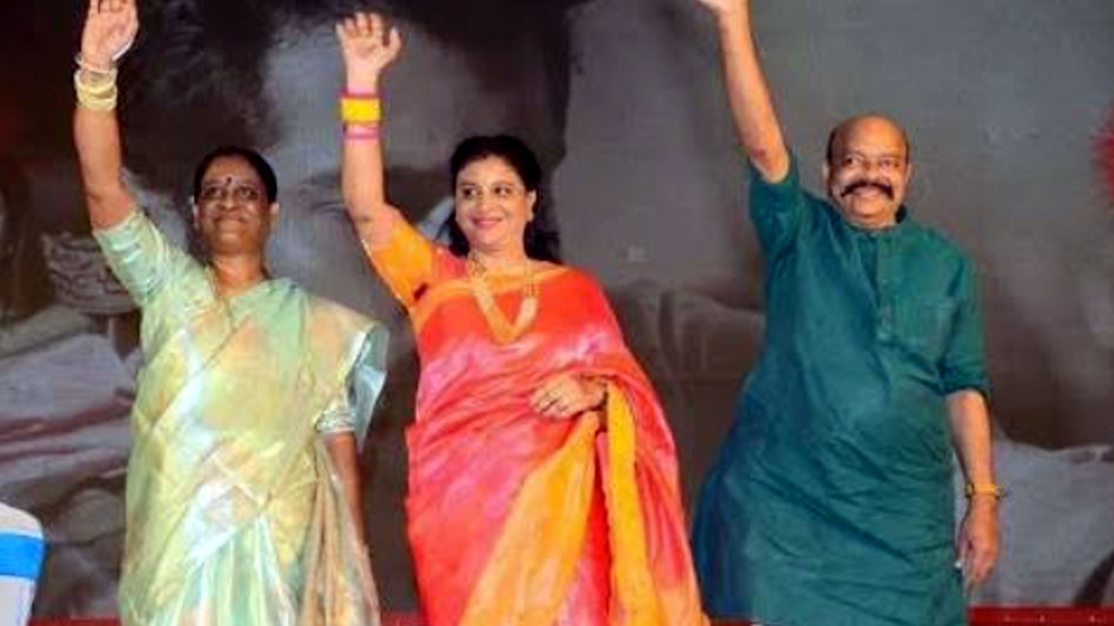 Konda Family: వివాదాల ‘కొండా’పై అధిష్ఠానం కొరడా? Telangana Congress Faces Internal Strife Over Konda Familys Controversial Remarks