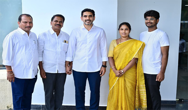 మంత్రి నారా లోకేశ్‌ను మర్యాదపూర్వకంగా కలిసిన ఎమ్మెల్సీ దళవాయి రమాదేవి