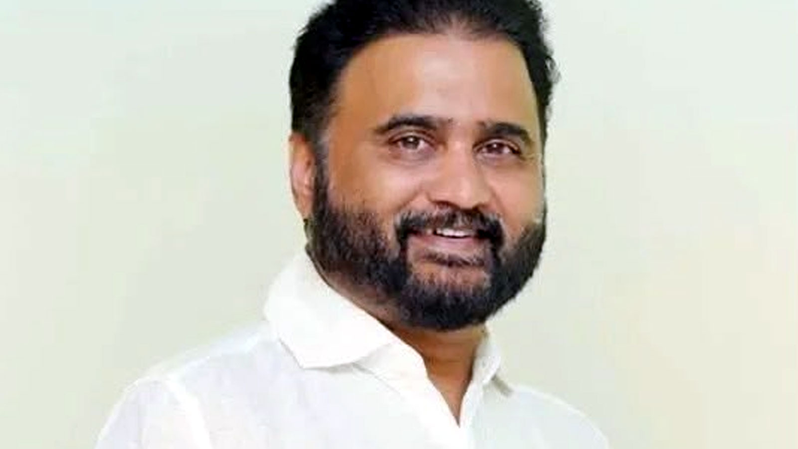 గ్రూప్-1 ఉద్యోగాలను కేక్ ముక్కల్లా అమ్ముకున్నారు.. జగన్ ఎమ్మెల్యే పదవికి రాజీనామా చేయాలి: ఎంపీ సానా సతీష్ బాబు Mp Sana Satish Babu Slams Ys Jagan Mohan Reddy Over Group 1 Allegations