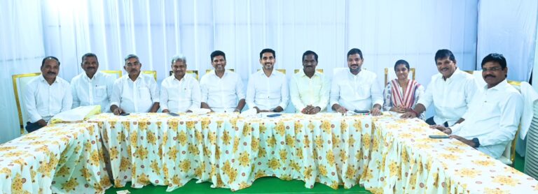గుంటూరు పార్లమెంట్ ప్రజాప్రతినిధుల ఆత్మీయ విందు సమావేశం