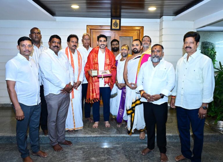 కాణిపాకం బ్రహ్మోత్సవాలకు మంత్రి లోకేష్ కు ఆహ్వానం