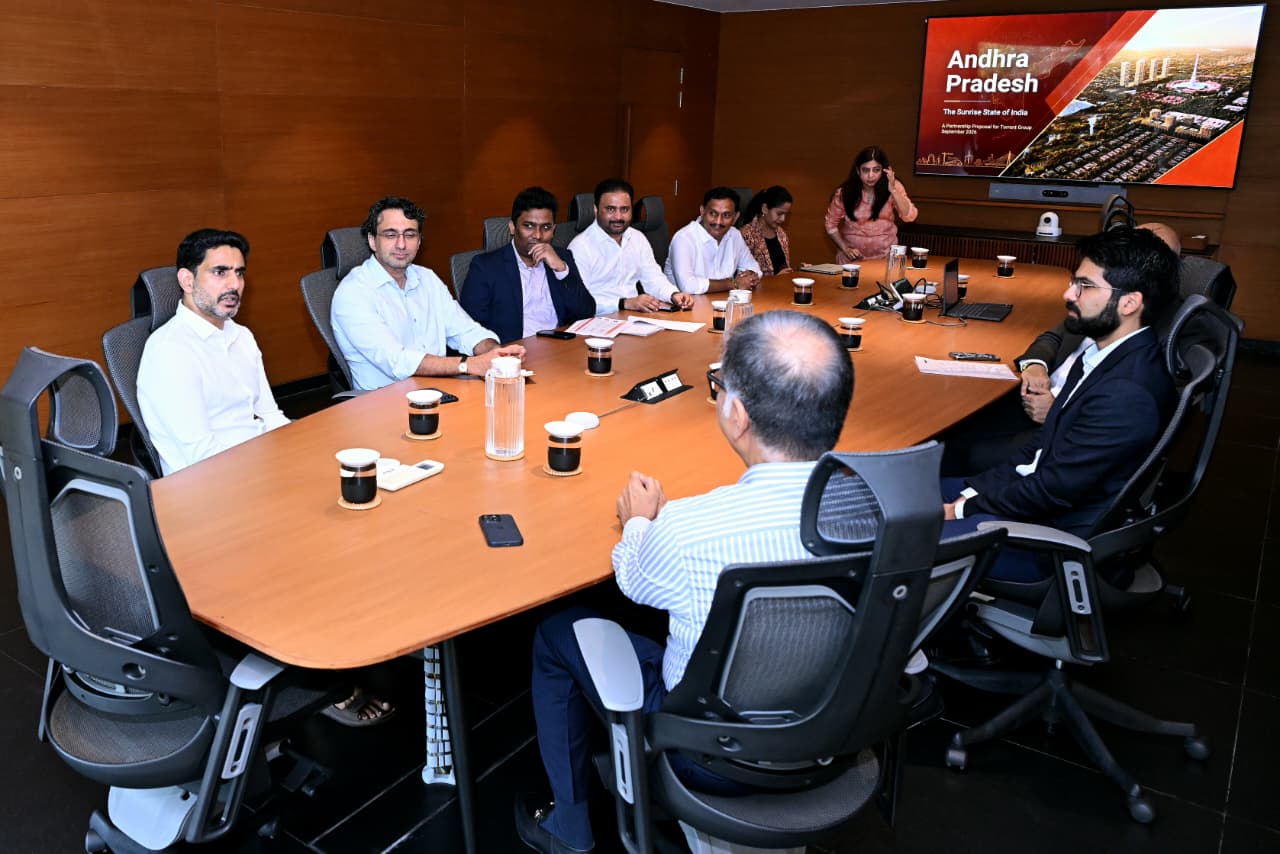 క్లీన్ ఎనర్జీ ప్రాజెక్టుల కోసం ఆంధ్రప్రదేశ్ ను ఎంపిక చేసుకోండి : మంత్రి లోకేష్ Choose Andhra Pradesh For Clean Energy Projects Minister Lokesh