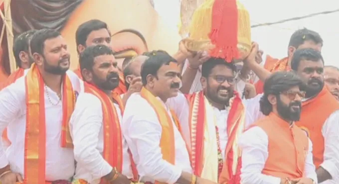భారీగా ధర పలికిన బాలాపూర్ లడ్డు Balapur Ganesh Laddu Auction