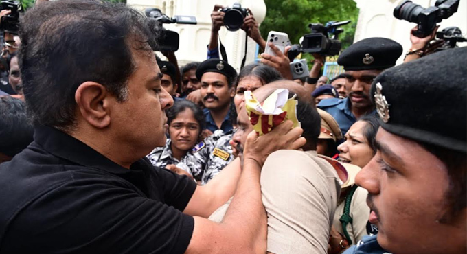 ఫోటో ప్రూఫ్స్‌తో బీఆర్ఎస్‌ను కార్నర్ చేసిన కాంగ్రెస్!