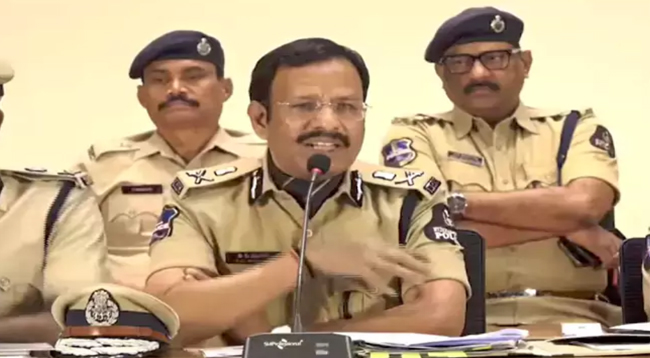 ఆన్లైన్ లో గణేశ్ మండపాల నమోదు తప్పనిసరి : సీపీ సజ్జనార్ Hyderabad Cp Sajjanar Advice To Ganesh Mandapam Organizers