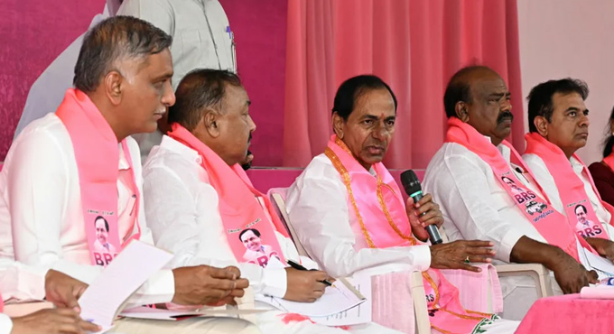 హస్తానికి ‘రివర్స్ గేర్’? గులాబీ గూటికి జంపింగ్ ఎమ్మెల్యేలు!? Reverse Gear For The Hand Mlas Jumping Ship To The Pink Fold