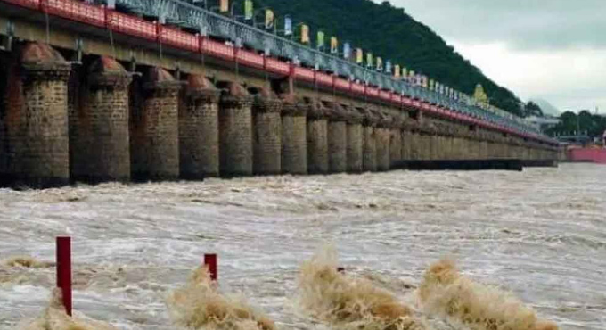 కృష్ణానదికి పోటెత్తిన ప్రవాహం.. ఈ ఏడాది మొదటిసారి..! Surging Inflows Into The Krishna River For The First Time This Year