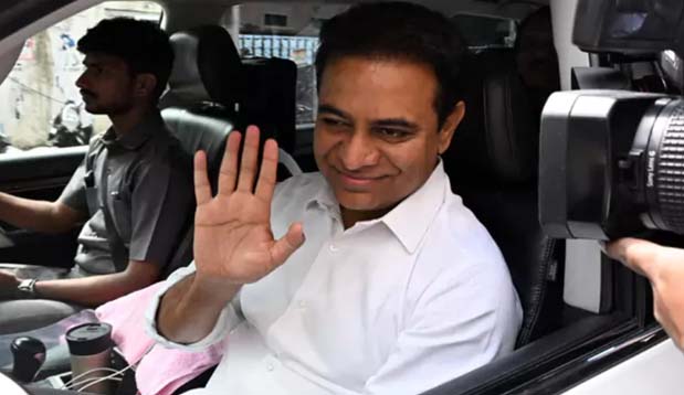నాంపల్లి ఏసీబీ కోర్టుకు హాజరైన కేటీఆర్