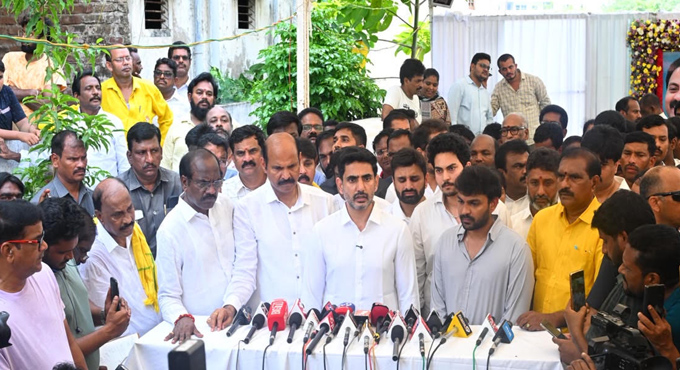 ఆళ్ళ నానీ కుటుంబానికి నేను ఉన్నా..! Nara Lokesh Support Alla Nani Family