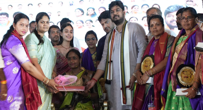 జూబ్లీహిల్స్ ఎమ్మెల్యే నవీన్ యాదవ్ ఆధ్వర్యంలో 2000 మంది ఆడపడుచులకు సామూహిక శ్రీమంతం Grand Baby Shower Ceremony Held For 2000 Women Under The Leadership Of Jubilee Hills Mla Naveen Yadav