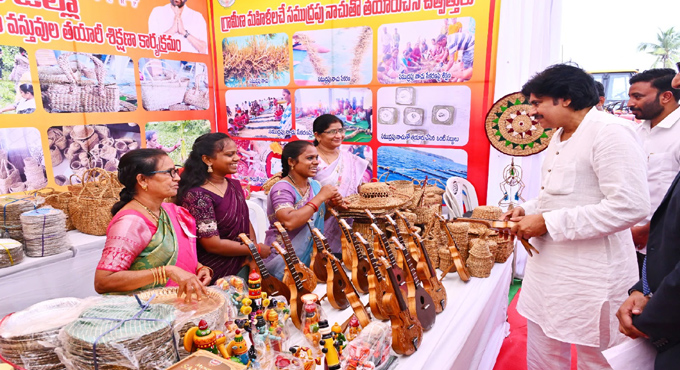 పిఠాపురం పల్లెల్లో పారిశుద్ధ్య లోపాలు కనబడకూడదు: పవన్