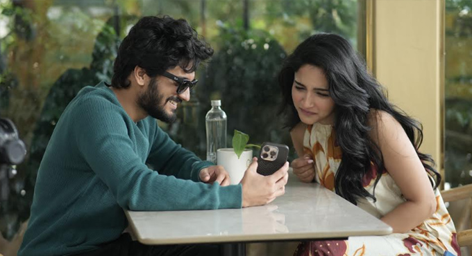 రెబెల్ స్టార్ ప్రభాస్ రివిల్ చేసిన హర్షిత్ & విశాఖ ధిమాన్ ‘రోమియో జూలియట్’ స్టొరీ గ్లింప్స్ Prabhas Reveals A Glimpse Of The Romeo Juliet Story Featuring Harshit And Visakha Dhiman