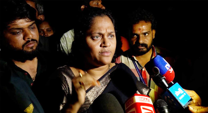 డాన్సర్స్ అసోసియేషన్ అధ్యక్షురాలు సుమలతా దేవిపై దాడి Attack On Dancers Association President Sumalatha Devi