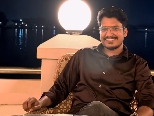 మలయాళ చిత్ర సీమ లోకి ఎంట్రీ ఇవ్వబోతున్న టాలీవుడ్ డైరెక్టర్ Tollywood Director Set To Make His Debut In The Malayalam Film Industry