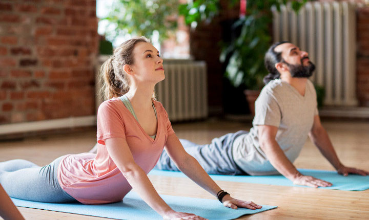 Chair Yoga: సూపర్ ఫ్లెక్సిబిలిటీ ఇచ్చే చైర్ యోగా.. ట్రై చేయండి..