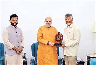 అమిత్‌ షాతో  సీఎం చంద్రబాబు భేటీ