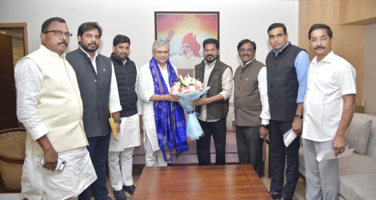 హైస్పీడ్ రైళ్ల మార్గాల ప‌నులు  వేగ‌వంతం చేయండి :  సీఎం