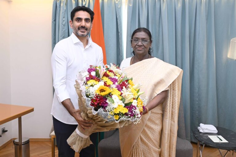 రాష్ట్రపతి ద్రౌపది ముర్ము తో  మంత్రి లోకేష్ భేటీ