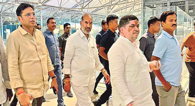 Ministers And Mlas Who Went To Delhi