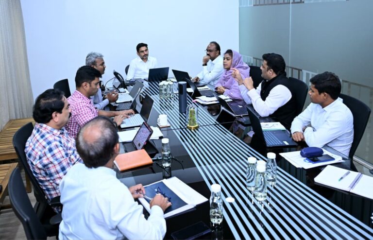 విద్యాశాఖ అధికారులతో  మంత్రి లోకేష్ సమీక్ష