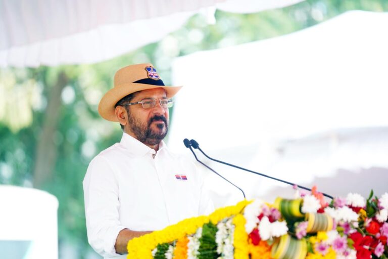 అమరవీరుల కుటుంబాల సంక్షేమానికి ప్రాధాన్యం : సీఎం రేవంత్ రెడ్డి