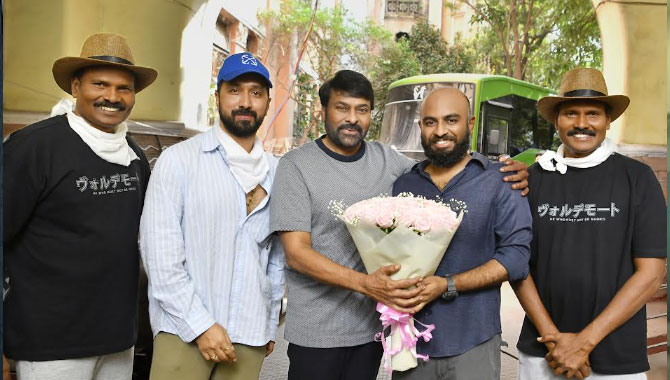 డీవోపీ విజయ్ కార్తీక్ కన్నన్ ను అభినందించిన మెగాస్టార్ చిరంజీవి Megastar Chiranjeevi Congratulates Dop Vijay Kartik Kannan