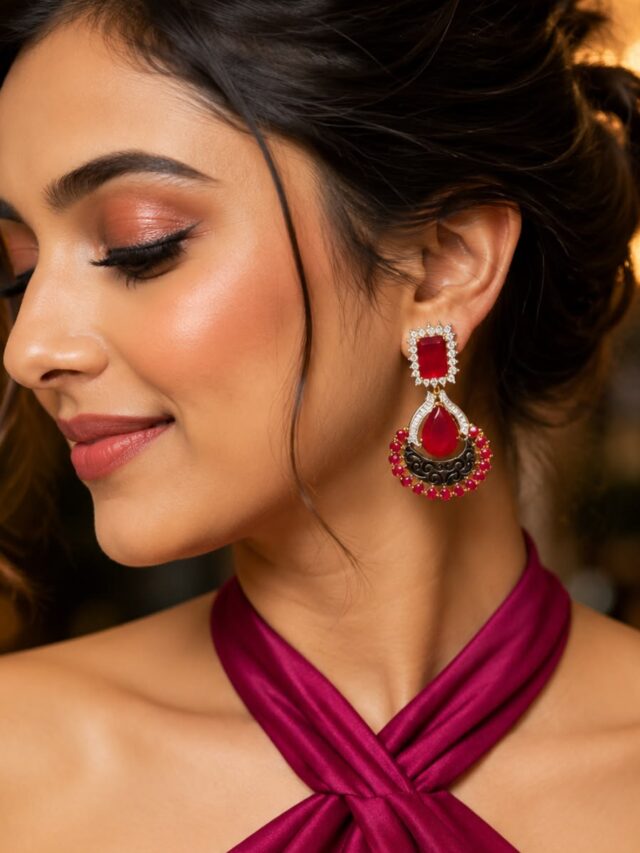 గ్లామర్‌కు కొత్త అర్థం చెప్పే కాక్‌టెయిల్ ఇయరింగ్ డిజైన్స్!