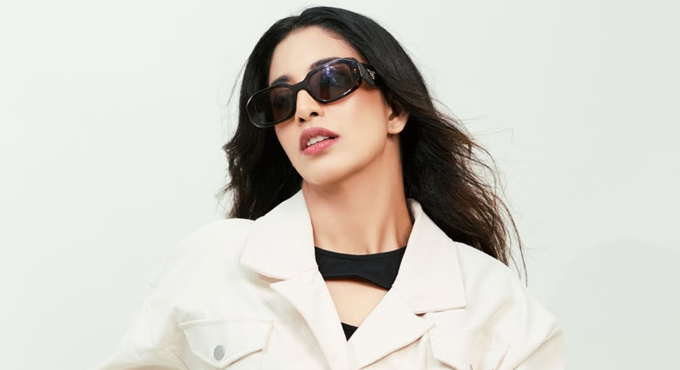 Daksha Nagarkar Bold Look