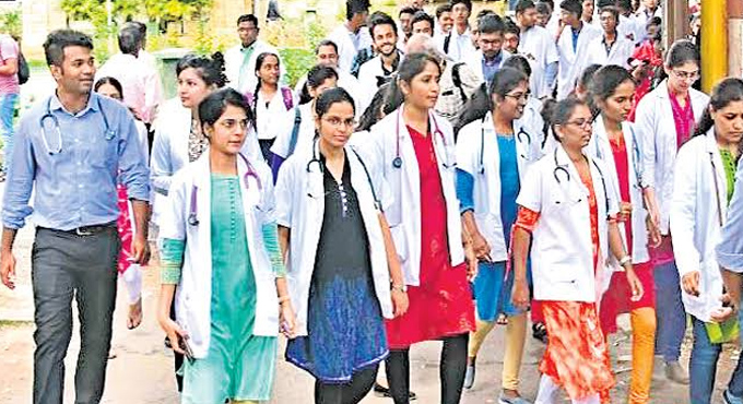 ఏపీలో మిగిలిపోయిన MBBS సీట్లు..! Mbbs Seats Remaining In Ap