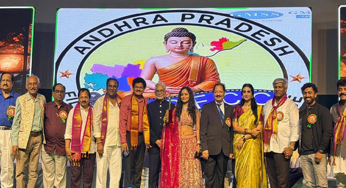 అమరావతి, వైజాగ్లో సినీ పరిశ్రమకు కొత్త ఊపు.. మురళీమోహన్ కీలక ప్రతిపాదన! Amaravati And Visakhapatnam Are Favorable For The Development Of The Film Industry In Ap Film Actor Murali Mohan