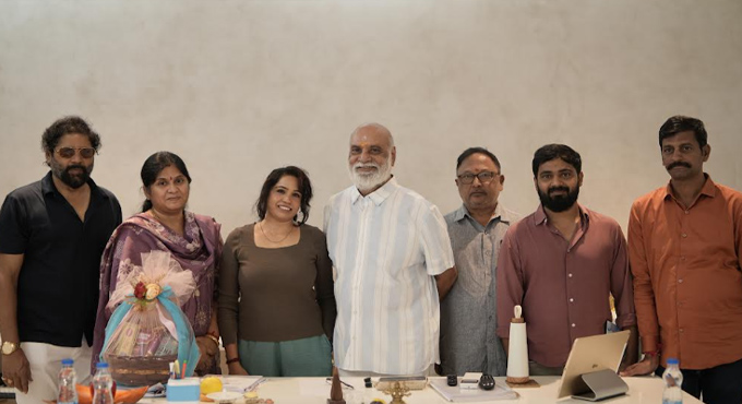 దర్శకేంద్రుడు కె.రాఘవేంద్రరావు చేతుల మీదుగా “నా వైఫ్ మిస్సింగ్” నుంచి ‘అరెరే వినవా..’ సాంగ్ రిలీజ్ Director K Raghavendra Rao Launches Arere Vinavaa Song From Varun Sandesh And Shweta Basu Prasad Naa Wife Missing