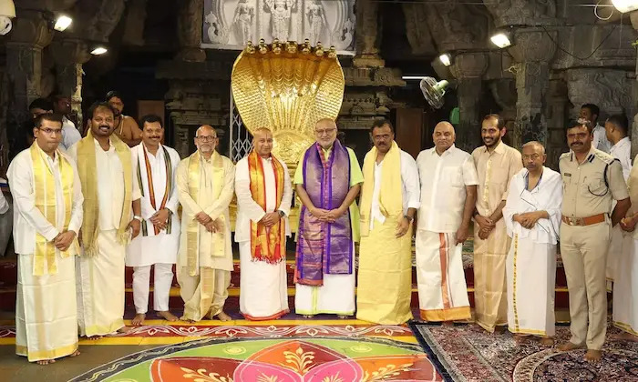 తిరుమల శ్రీవారిని దర్శించుకున్న ఉపరాష్ట్రపతి