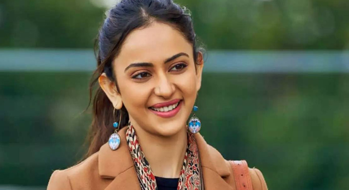 ఐటీ సోదాల వార్తలపై రకుల్ క్లారిటీ..! ఆ ప్రచారంలో నిజమెంతంటే? Rakul Preet Singh Puts An End To Speculations