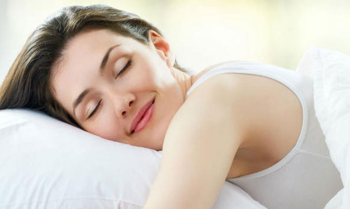 Healthy lifestyle: నిద్ర తక్కువైతే బరువు పెరుగుతారా? నిద్రకు, శరీర బరువుకు ఉన్న సంబంధం ఇదే..