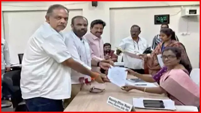 విజయవాడ  మేయర్ అభ్యర్థిగా వంగవీటి రాధా నామినేషన్