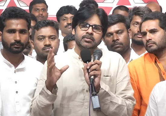 ఆడ పిల్లల జోలికి వెళ్తే తోలు తీయాలి : పవన్