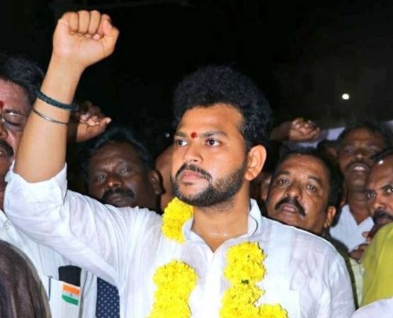 రైల్వేజోన్ కోసం రామ్మోహన్ నాయుడు దీక్ష