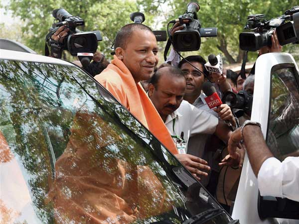 రాంగ్ పార్కింగ్‌ చేశారని సిఎం కారునే ఎత్తుకెళ్లిన పోలీసులు