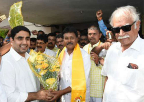 వైసీపీకి షాక్… టీడీపీలో చేరిన శత్రుచర్ల