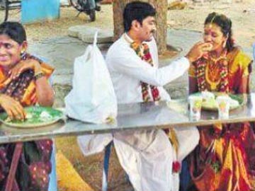 ఫేస్‌బుక్‌తో ఒకటైన అమెరికా అమ్మాయి ఆంధ్రా అబ్బాయి