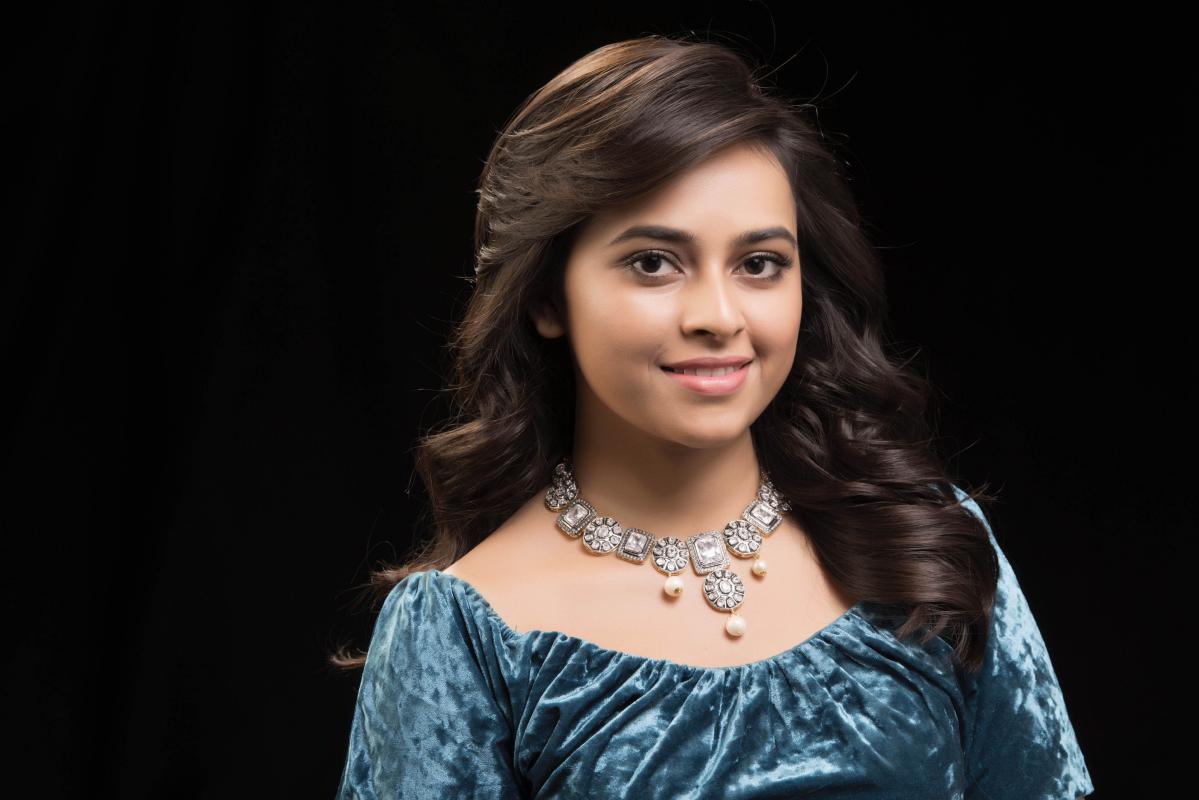 తెలుగు ప్రేక్షకులకు దగ్గరవ్వాలని ఉంది – శ్రీదివ్య