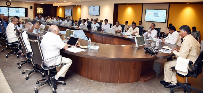 ప్రాణ నష్టం జరగకుండా ముందస్తు జాగ్రత : చంద్రబాబు