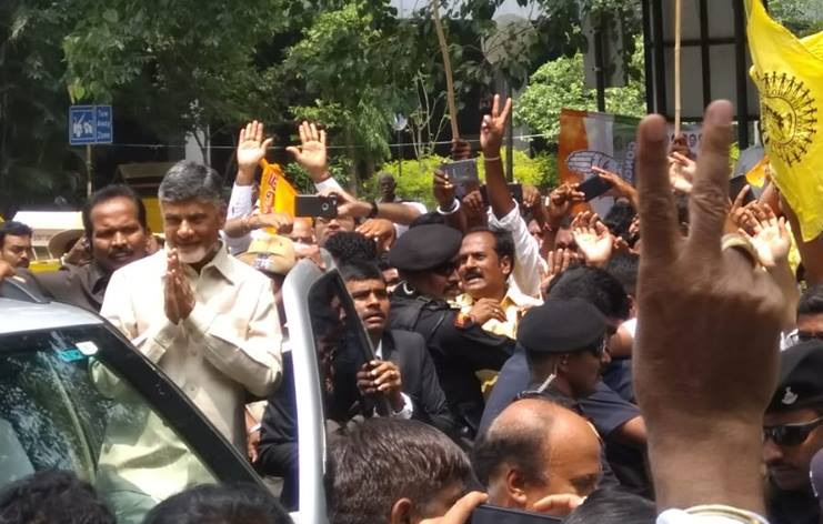 ప్రాంతీయ పార్టీలన్నీ ఏకం కావాలి  : చంద్రబాబు