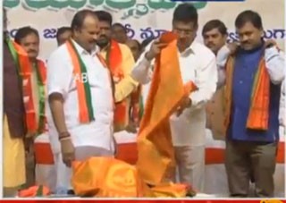 ఏపీ బీజేపీ అధ్యక్షుడిగా బాధ్యతలు స్వీకరించిన కన్నా