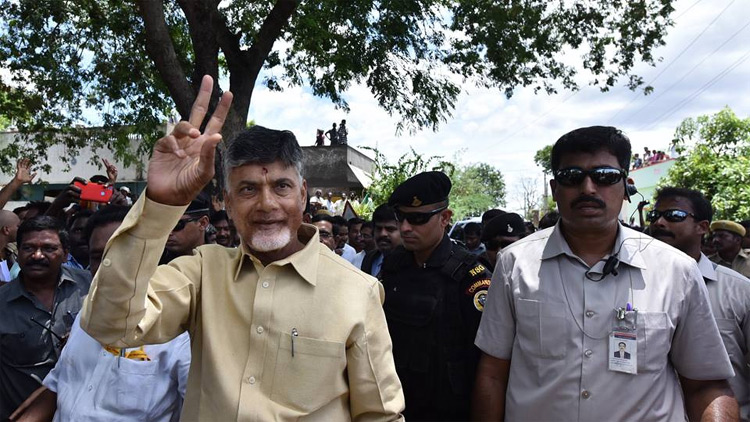 వచ్చే ఎన్నికల్లో టీడీపీని ఆశీర్వదించండి : చంద్రబాబు