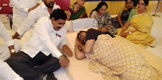 దీక్ష కొనసాగించడం ఆయన ప్రాణాలకే ప్రమాదకరం