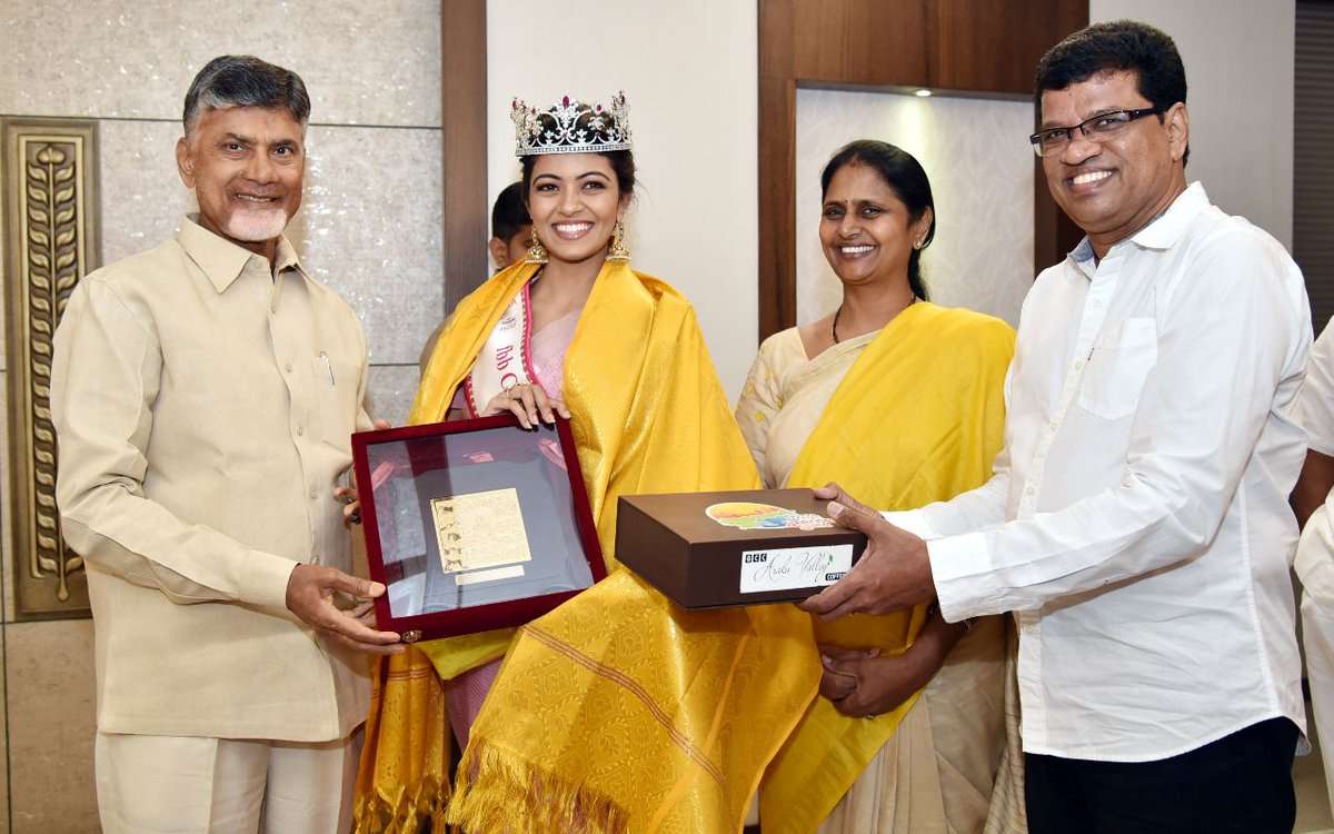 సీఎంను కలిసిన మిస్ ఇండియా