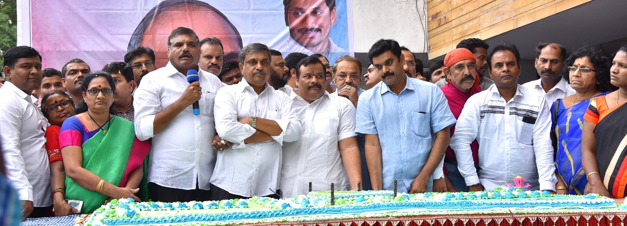 ఘనంగా వైయ‌స్‌ రాజశేఖర రెడ్డి 69వ జయంతి వేడుకలు