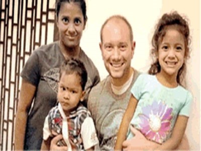 పిల్లలు లేని దంపతులకు స్ఫూర్తినిస్తున్న అమెరికా జంట