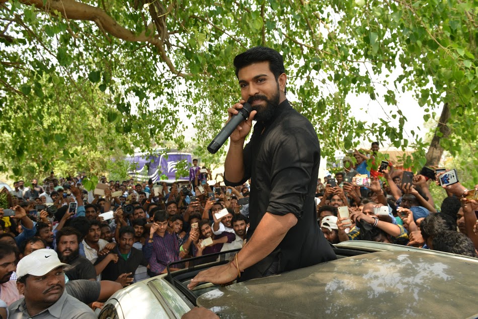 అభిమానుల తాకిడికి రామ్ చ‌ర‌ణ్ సినిమా షూటింగ్ కి అంత‌రాయం!!